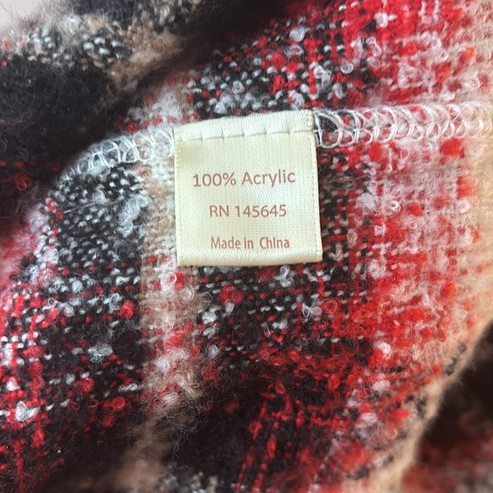 Beautiful warm scarf - Picture 8 of 9